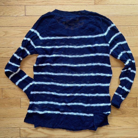 New Women’s Gap Lightweight Striped Sweater - Picture 2 of 8